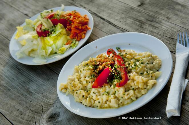 kräftige Kässpatz´n mit Salat