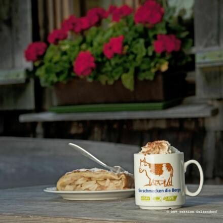 Apfelstrudel zum Kaffee