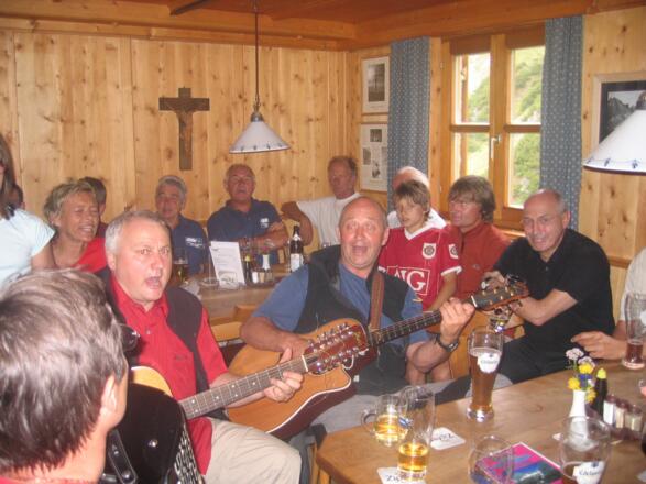 Geselliges Beisammensein in der "Alten Stube"