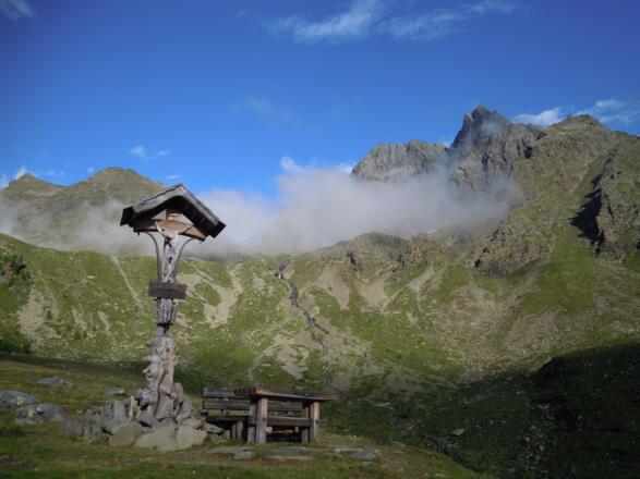 am Pelitzkreuz unterhalb der Hochschoberhütte, rechts der Prijakt