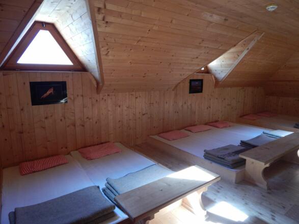 Großzügiges Dachlager