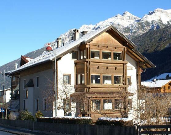 Haus1