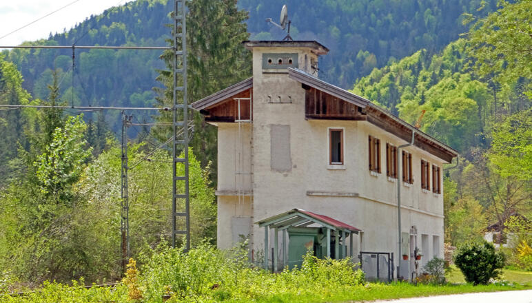 ehemaliges Kraftwerk - zu Station 16 Kieferer Energiewanderweg