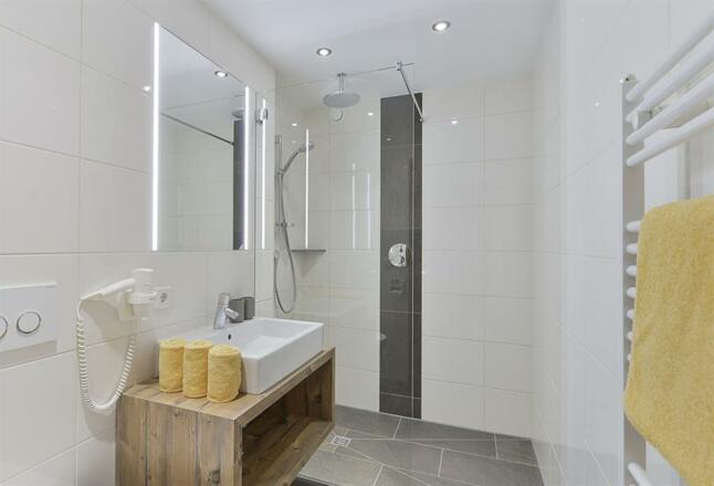 Badezimmer, Wohlfühldoppelzimmer Schloßkopf