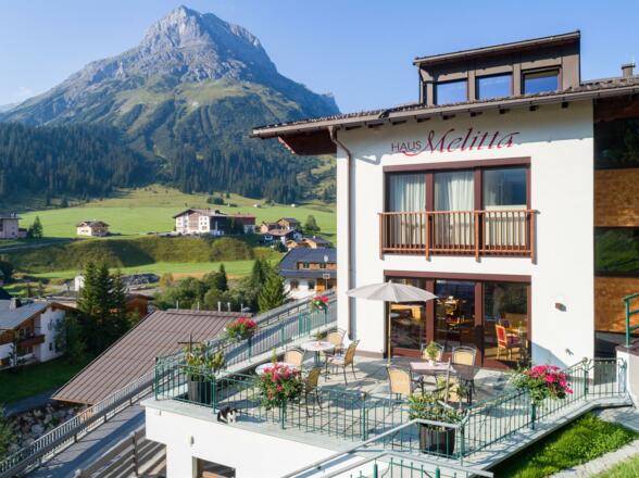 HAUS MELITTA Terrasse mit Omeshorn