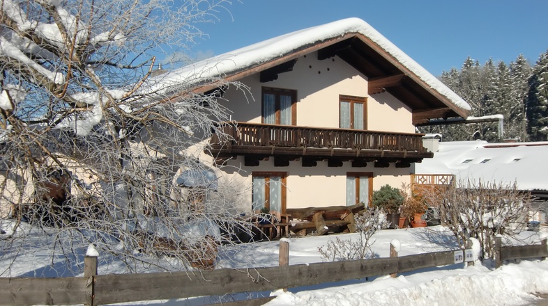 Hausansicht Winter