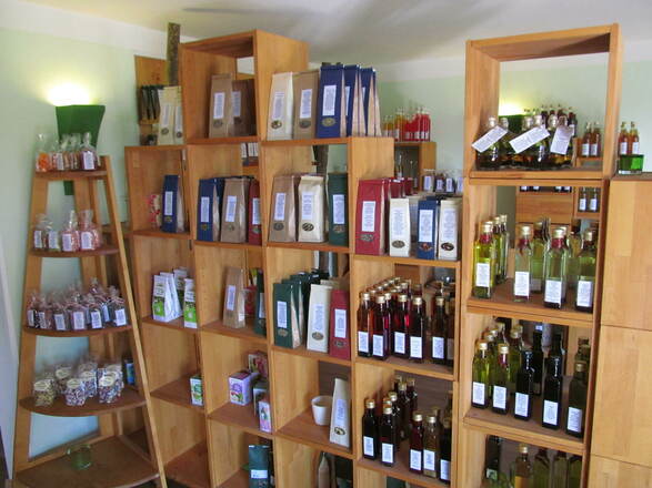 Kräuterladen im Bistro-Café