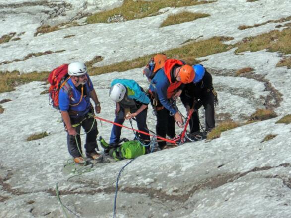 Kurz vor dem Wandabbruch in der Kletterroute Auf die Schnelle (III+)  (Aufbaukurs Fels und Firn)