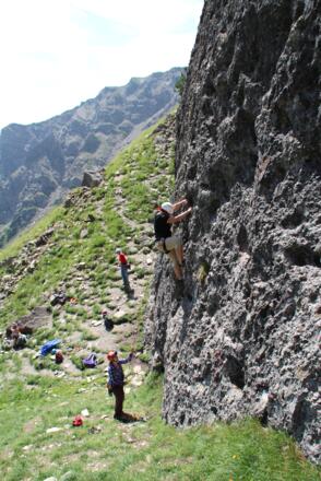 Traumhaft griffiger und löchriger Konglomerat