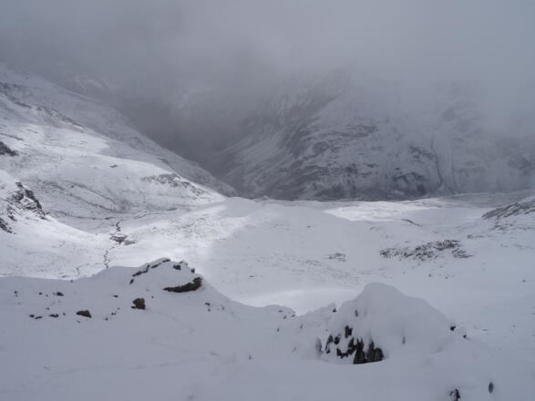 Gleirschjöcherl mit Blick hinunter zur Pforzheimer Hütte. (Sommerbild)