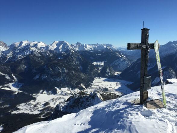 Grubhoerndlgipfel mit Blick auf das Berchtesgadenerland