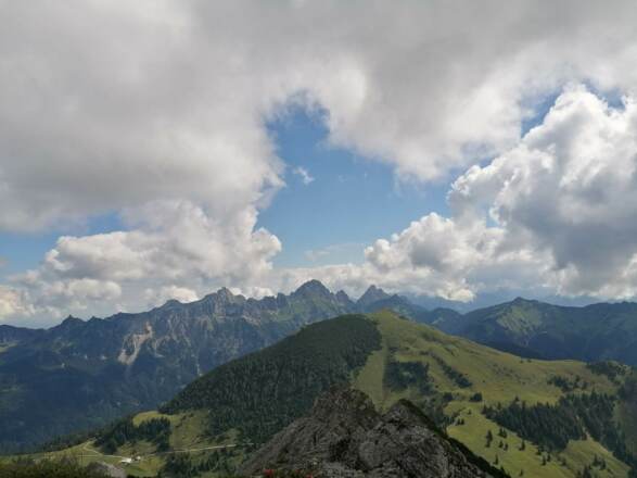 Ausblick zur Krinnenspitze und Tannheimer Gruppe