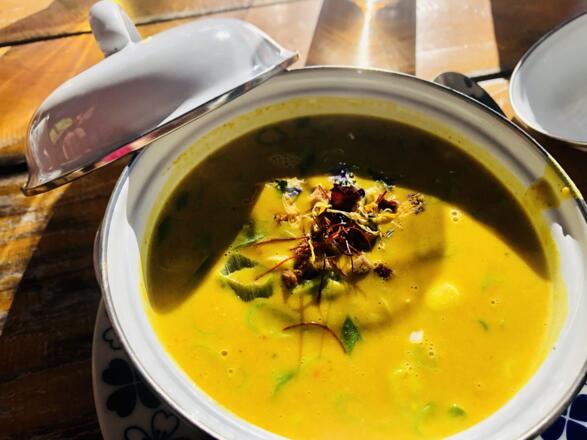 TIPP: Curry-Linsen-Suppe probieren