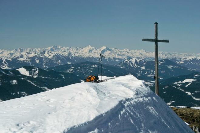 Die Hohen Tauern im Hintergrund