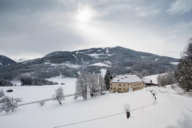 oberhalb des Schloss Höchs