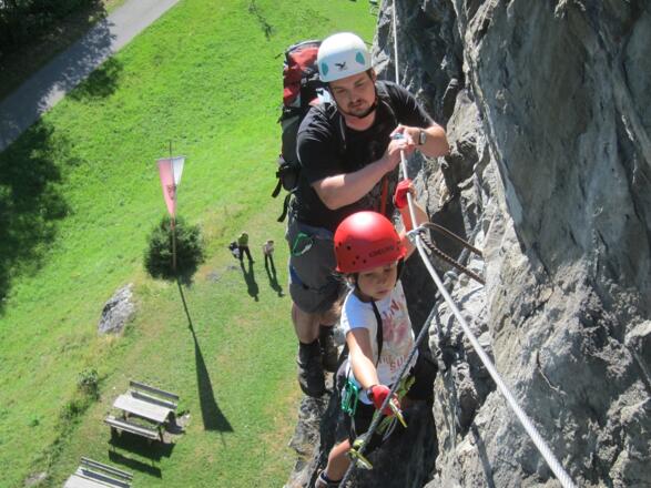 Klettern im Klettergarten Rifa