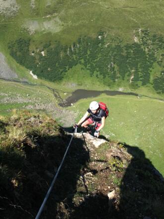 Mittelteil mit Pausenbank und kurzem Abstieg