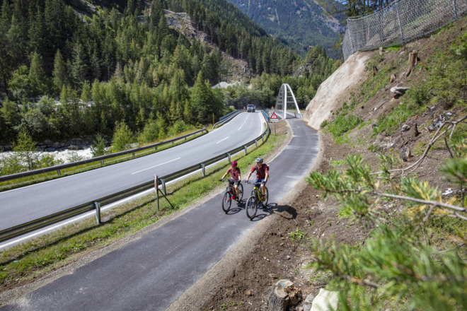Ötztal Radweg zwischen Umhausen und Längenfeld