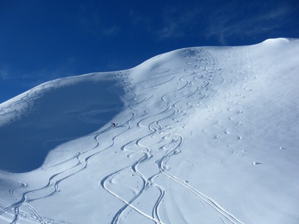 steile Gipfelmulde