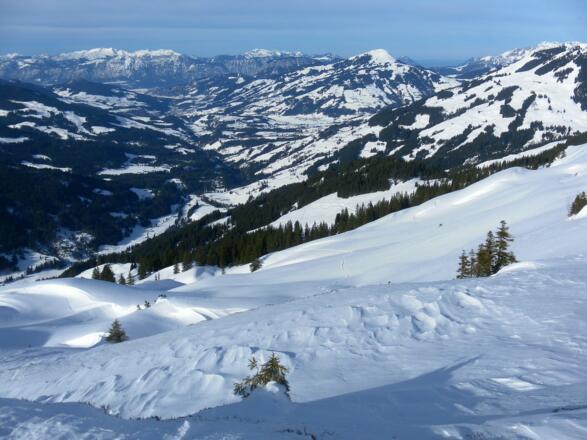 Rückblick ins Windautal. Rofan und Salve