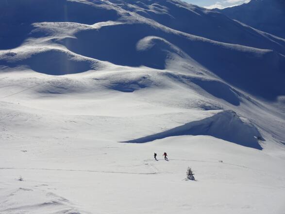 Blick zurück knapp unterhalb des Gipfels. Traumgelände