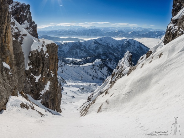 steile Felsen umrahmen die Ballerina Rinne in einer herrlichen Landschaft