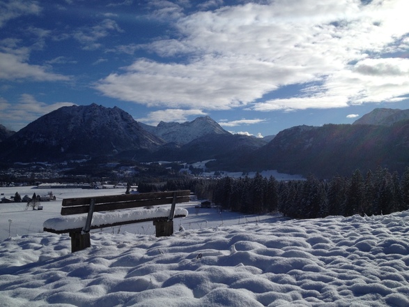 Bank mit Ausblick Panoramahöhenweg