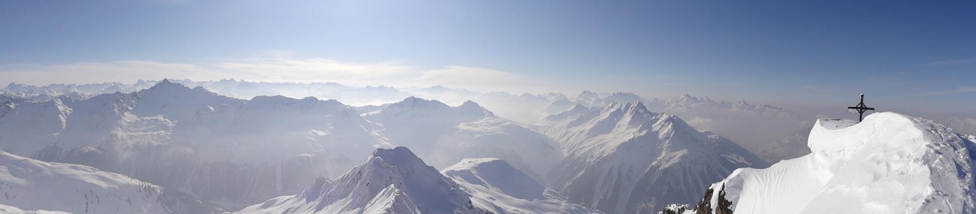 Panoramablick von der Lopsitze vom Silbertal im Montafon