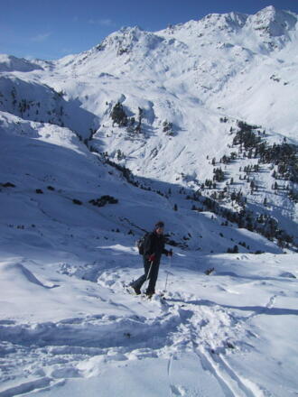 Anstieg zum Mölssee, Naviser Sonnenspitze dahinter