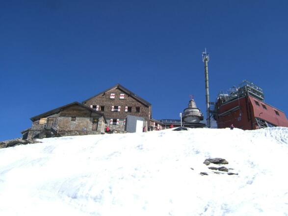 Zittelhaus und Wetterstation am Hohen Sonnblick