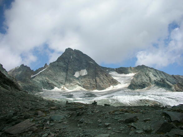 Rückblick auf die Tour mit dem Grat links im Bild