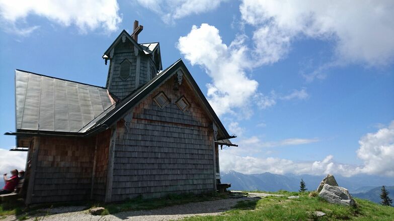 St. Vinzenz Friedenskirche, Hochgründeck