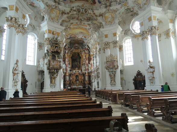 Altar und Kanzel in der Wieskirche Steingaden