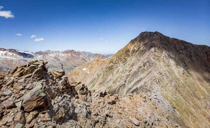 Der Zirmkogel im Schatten der (fast) einzigen Wolke an diesem Tag.