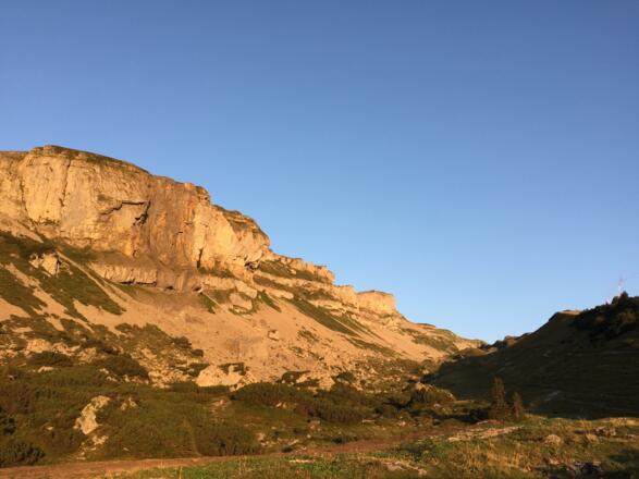 Die ersten Sonnenstrahlen am Ifenplateau