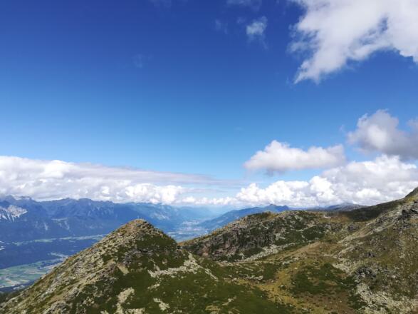 Blick in das Unterinntal mit der Neunerspitze im Vordergrund