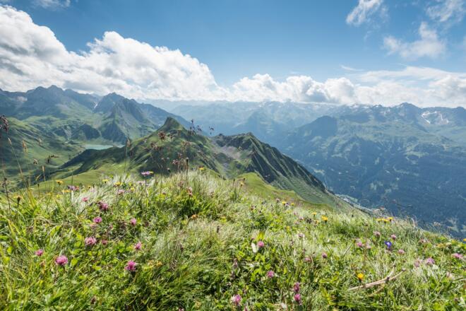 Gehrengrat Ausblick ins Klostertal mit Spullersee