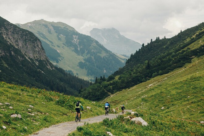 Stierloch Richtung Zug