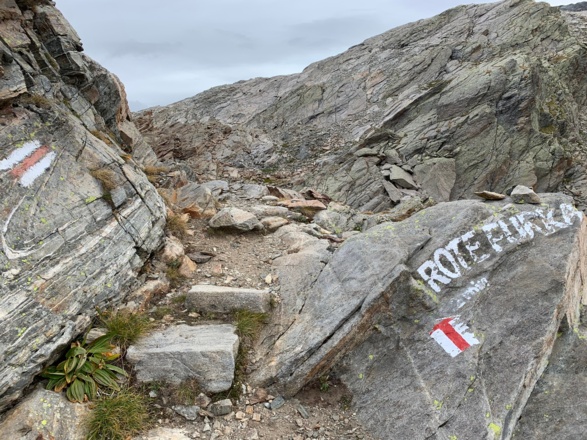 Wegweiser bei der "Roten Furka"