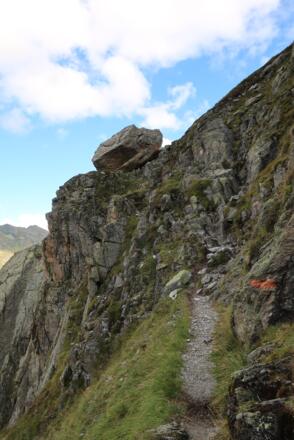 Leichte Kletterstelle auf dem Weg zum Hochmadererjoch