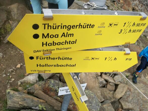 Beschilderung auf der Larmkogelscharte