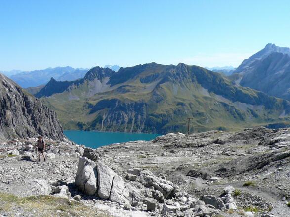Blick auf den Lünersee hinunter