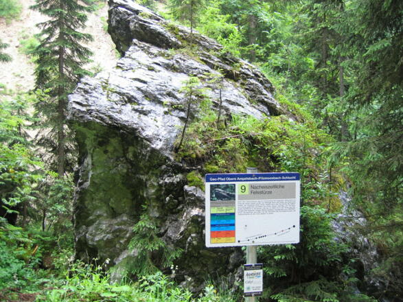 Felsstürze aus dem Schneidjoch