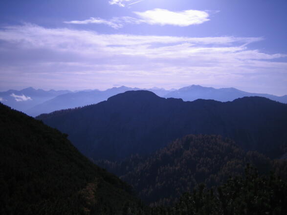 Blick vom Lafatscherjoch Richtung Halltalausgang
