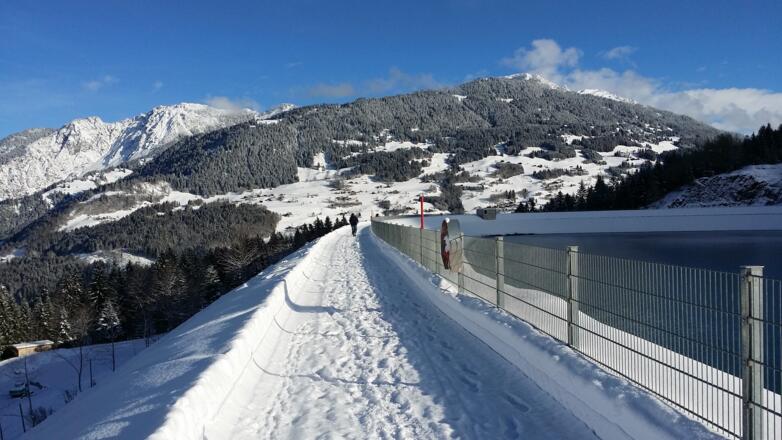 Seerundweg mit Blick Richtung Bartholomäberg
