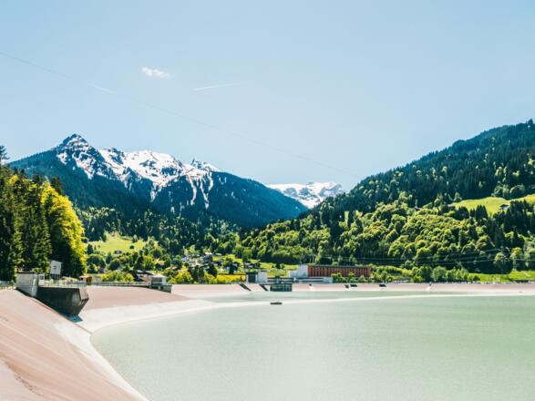 Blick zur Tschaggunser Mittagsspitze und Sulzfluh