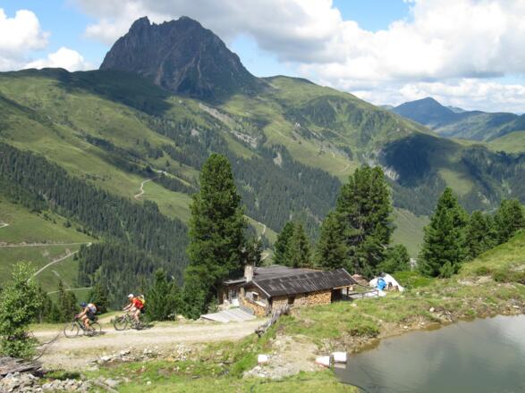 Der alles beherrschende Rettenstein begleitet uns