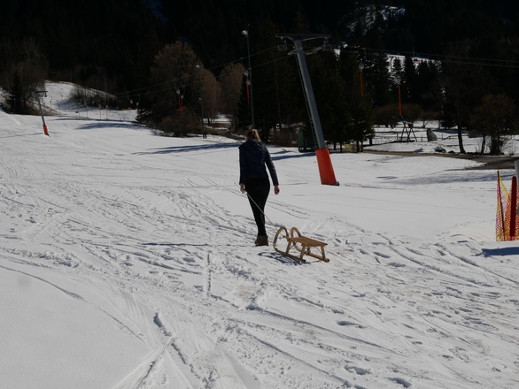Rodelspaß auf der Schnee-Abenteuer-Tour