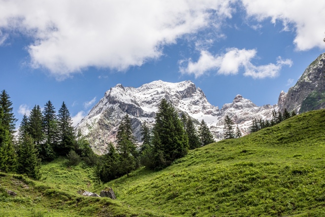 Blick auf die Rote Wand vom Alpgebiet Klesenza aus