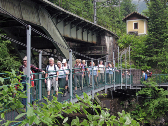 Eine Wandergruppe 50 +